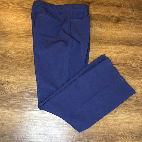 Isaac Mizrahi 24/7 Stretch Boot Cut Flat Front Navy Blue Pants Women’s 10 P NWOT - Picture 4 of 7